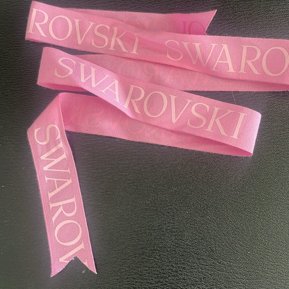 Swarovski Pink Ribbon - Picture 3 of 4